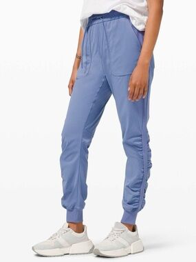 Lululemon Beyond the Studio High-Rise Jogger Size 8 Water Drop